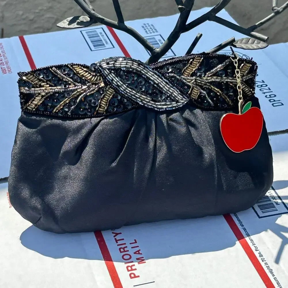 Stunning Vintage Clutch Purse